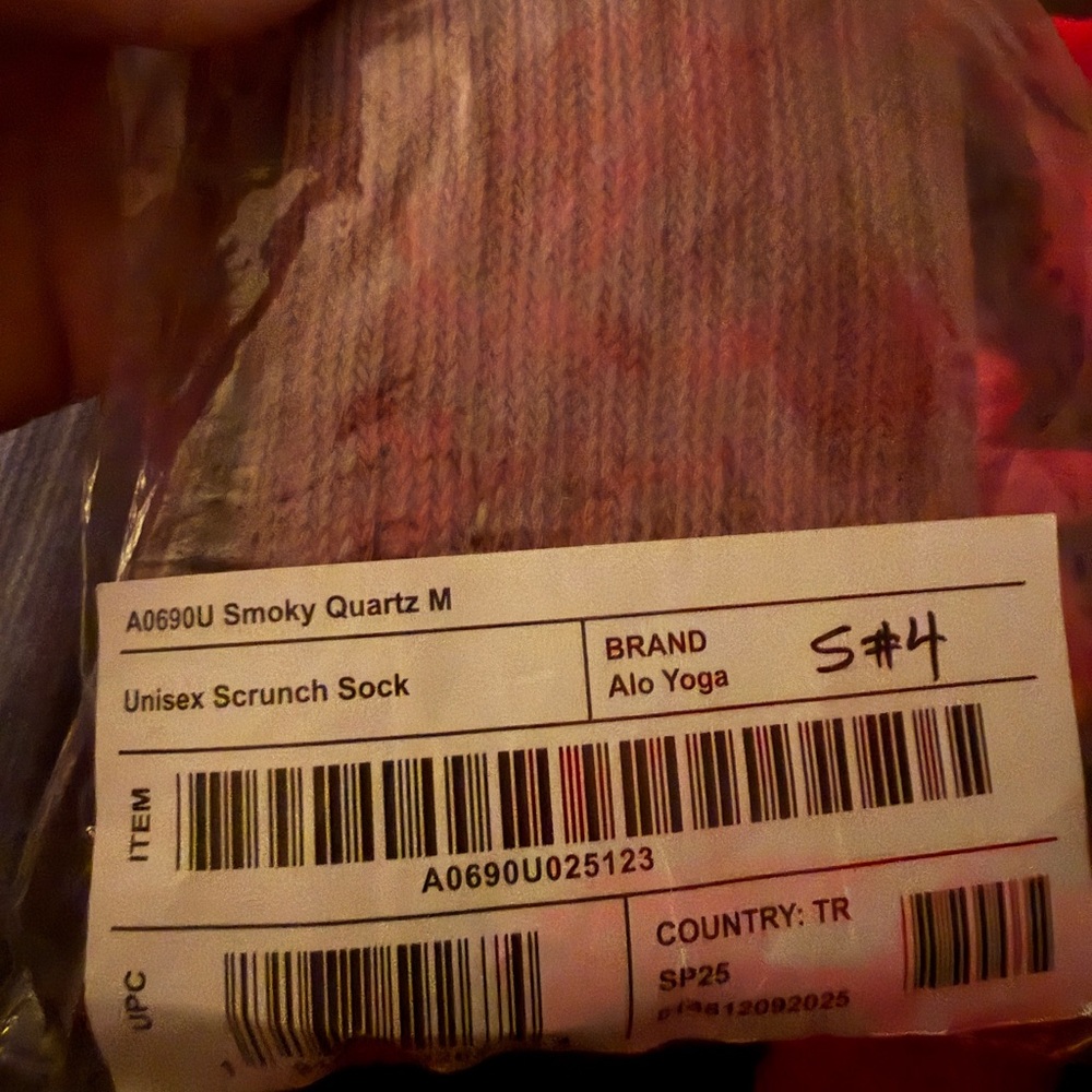 ALO Yoga Smoky Quartz Socks M - Picture 3 of 4